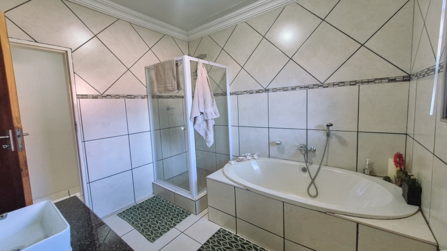 4 Bedroom Property for Sale in Baillie Park North West